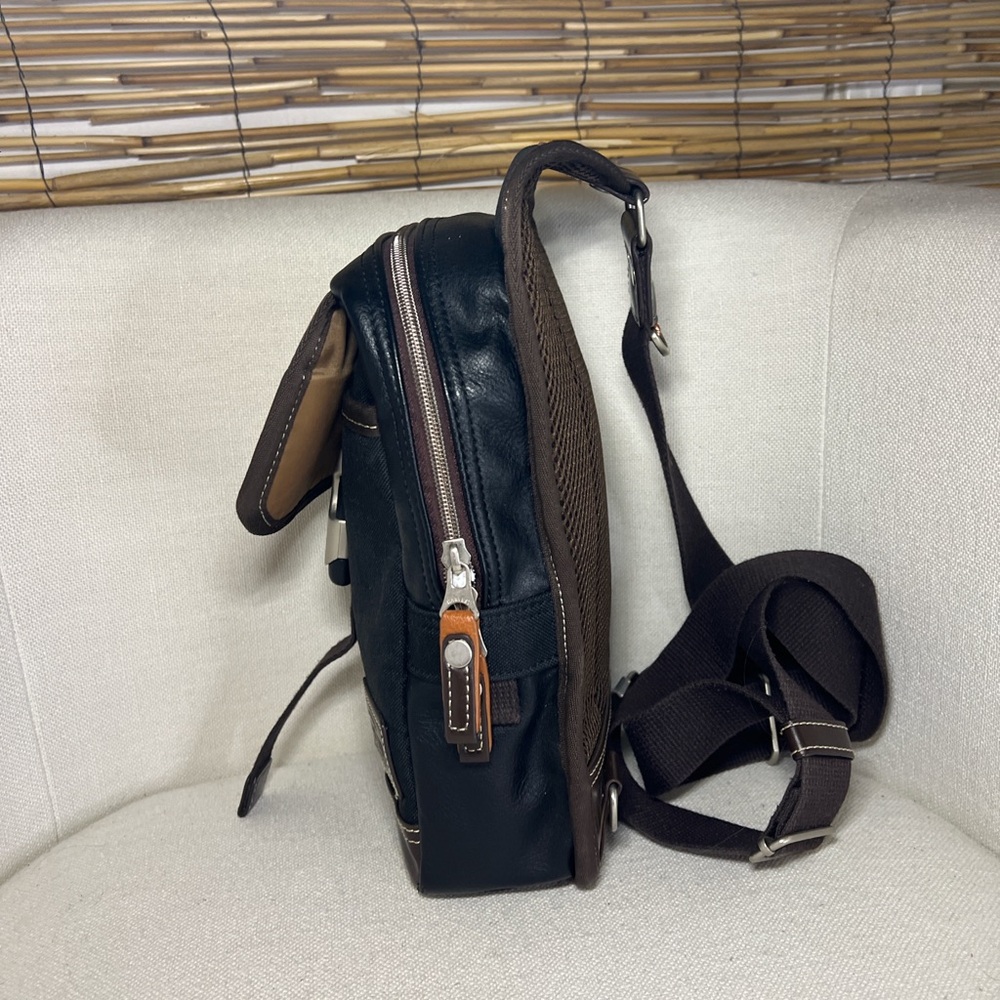 Harvest Label Black & Brown Men's Sling Belt Bag with Leather Trim - Picture 3 of 8